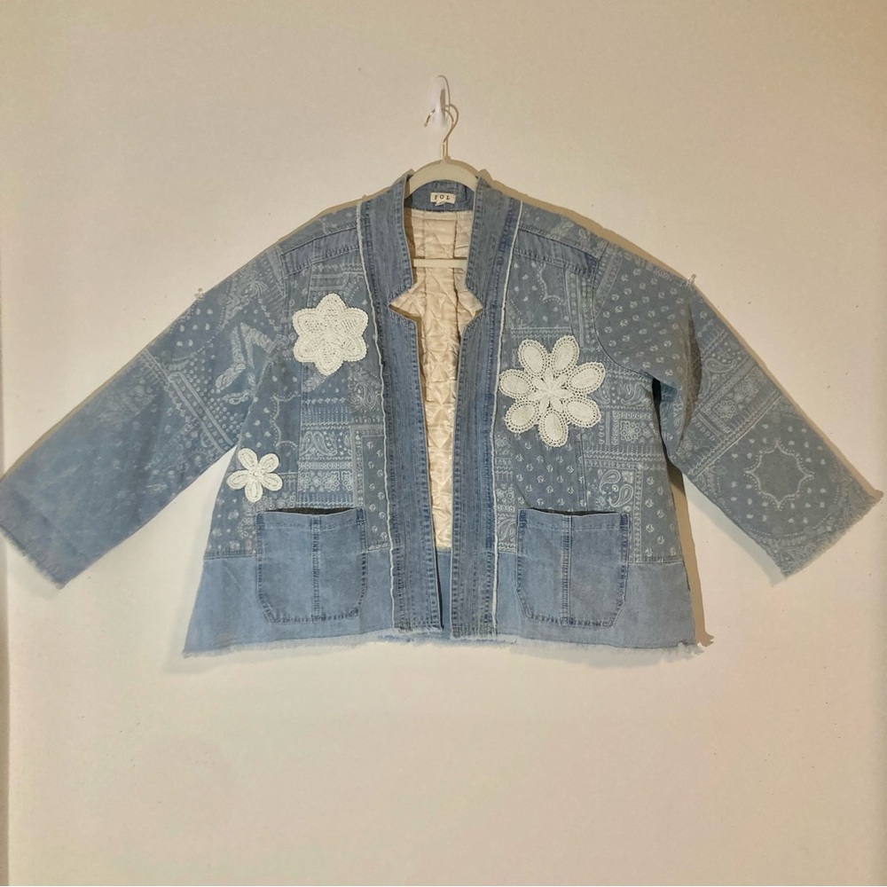 POL Oversized Quilted Jean Jacket, Sz S but fit larger, Crochet Flowers, Paisley - Picture 5 of 17